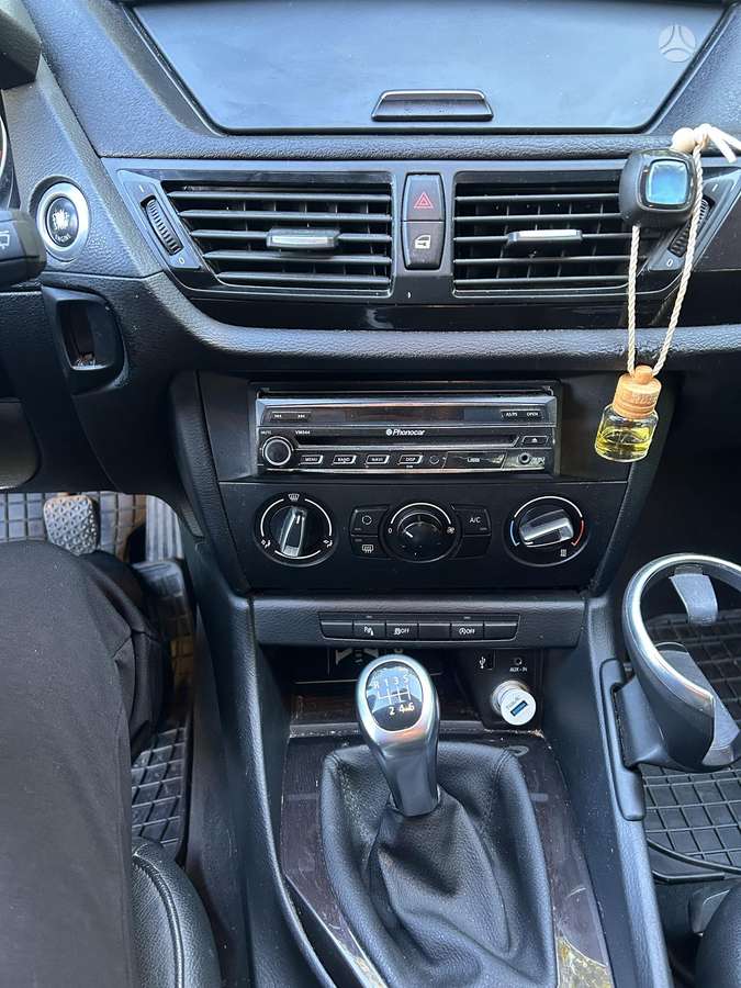 BMW X1 - 10