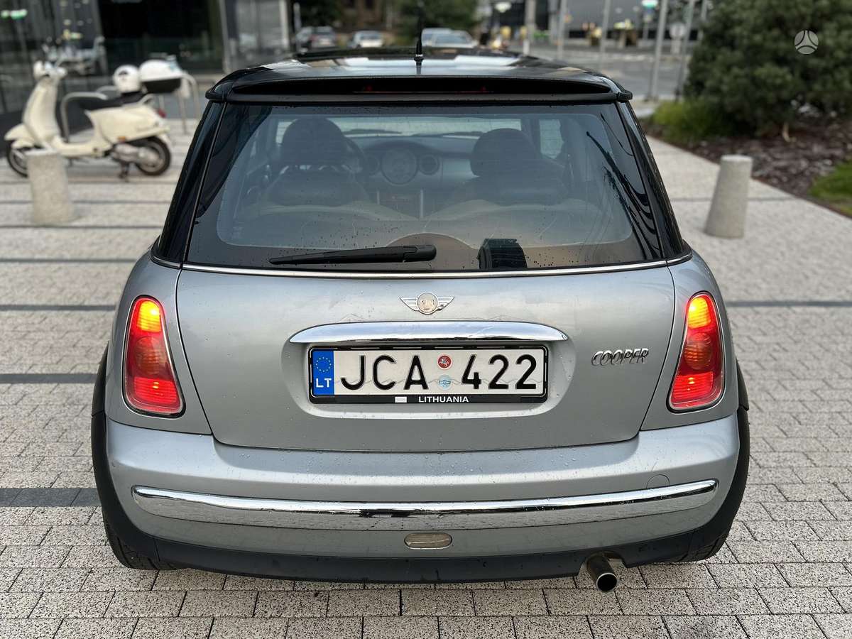 Mini Cooper, 1.6 l., hatchback