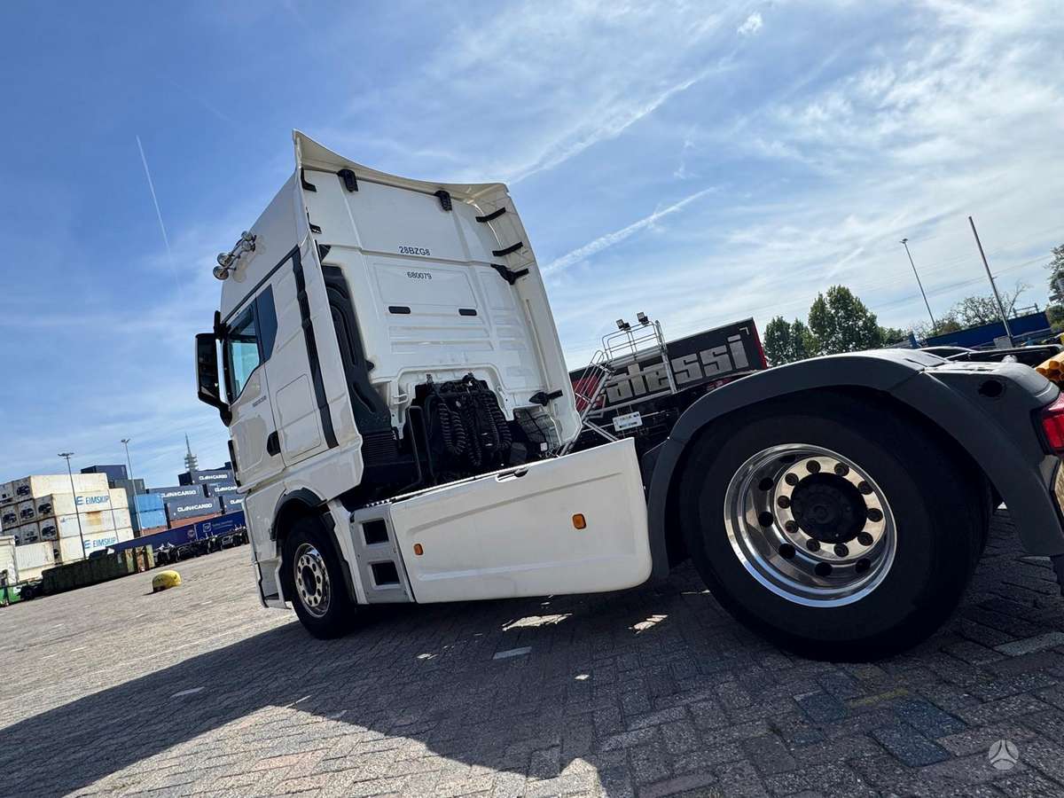 MAN TGX 510, double sleeper