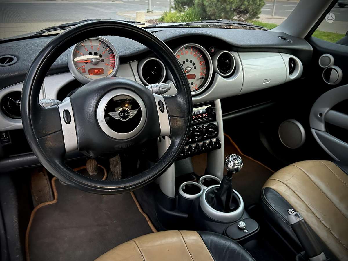 Mini Cooper, 1.6 l., hatchback