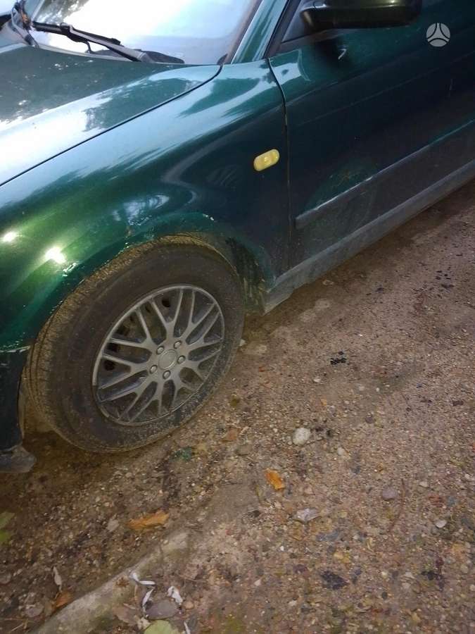 Volkswagen Passat - 1