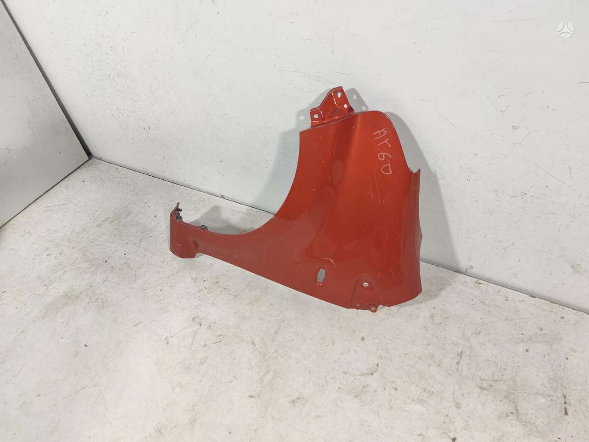 Toyota Aygo крылья, фары