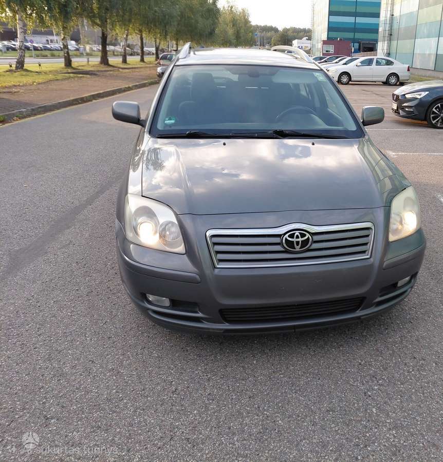 Toyota Avensis - 2