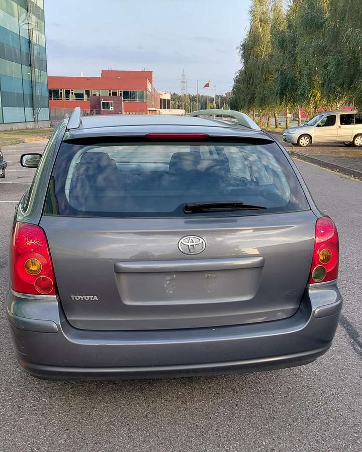 Toyota Avensis - 3