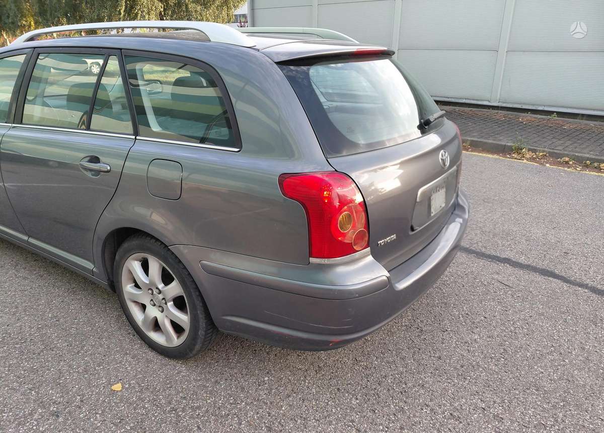 Toyota Avensis - 4