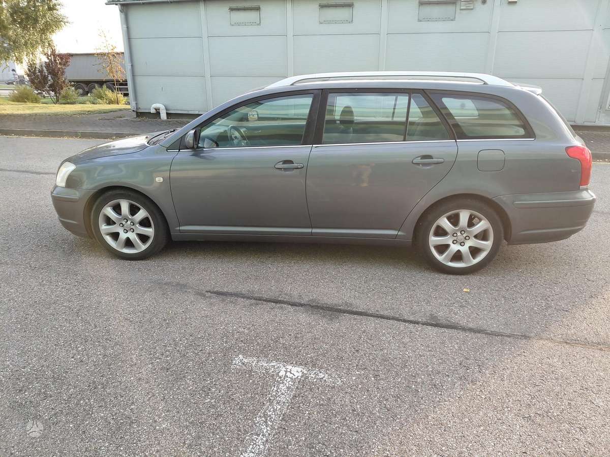 Toyota Avensis - 5
