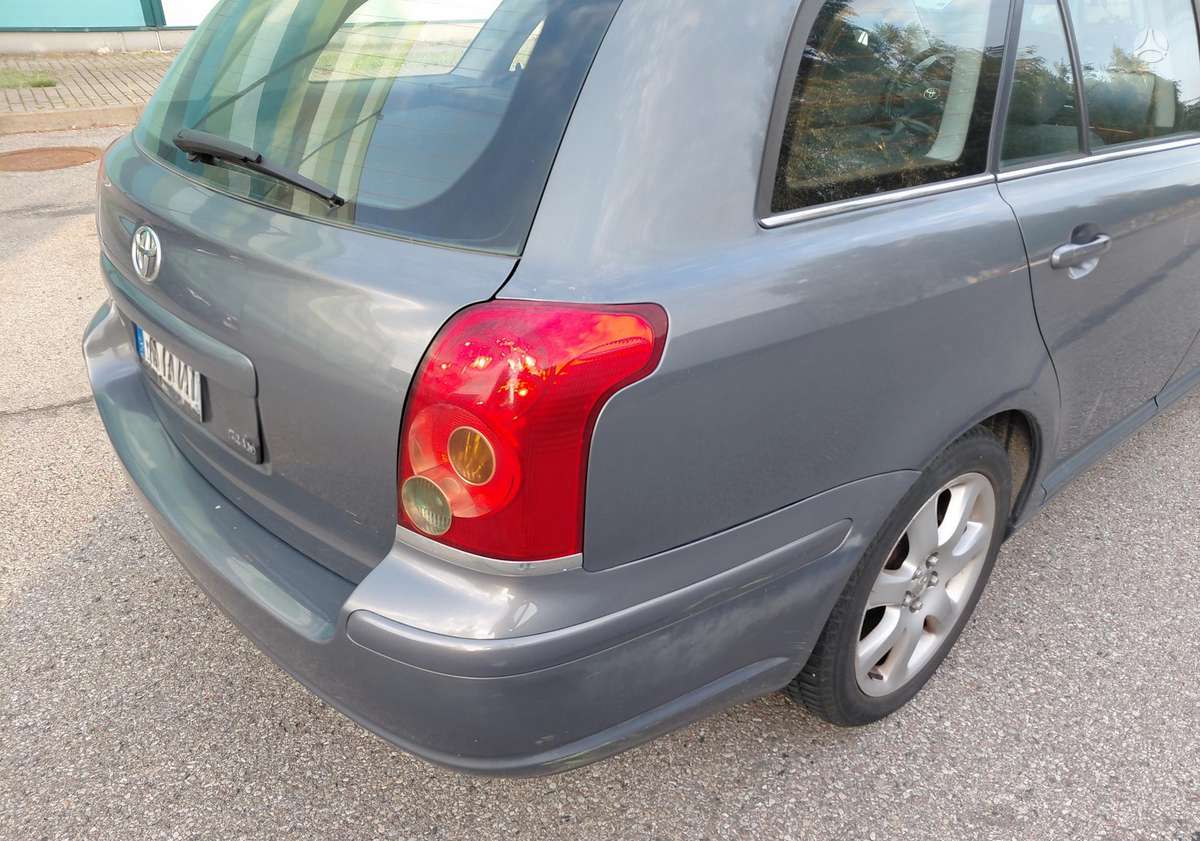 Toyota Avensis - 6