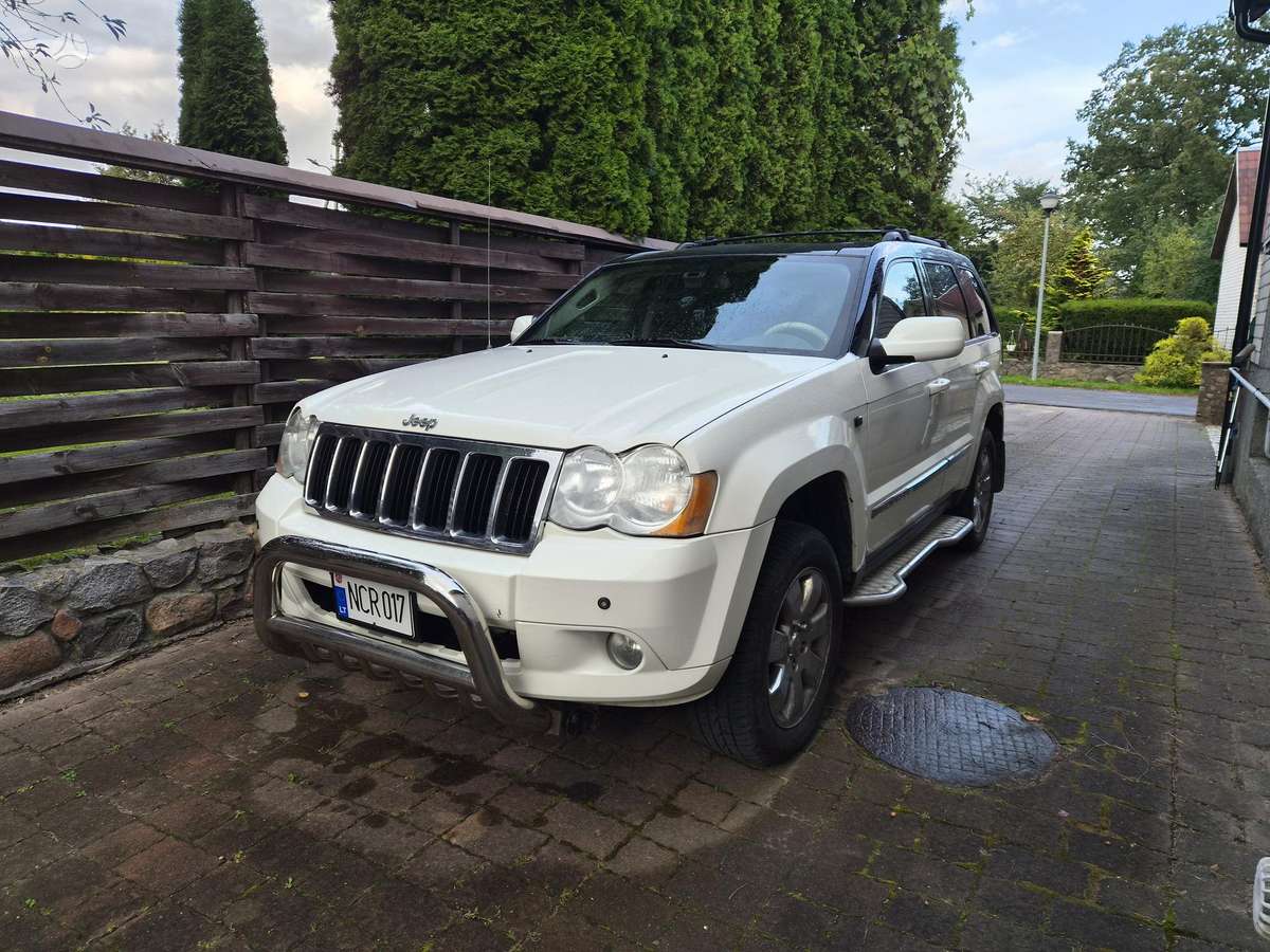Jeep Grand Cherokee - 1