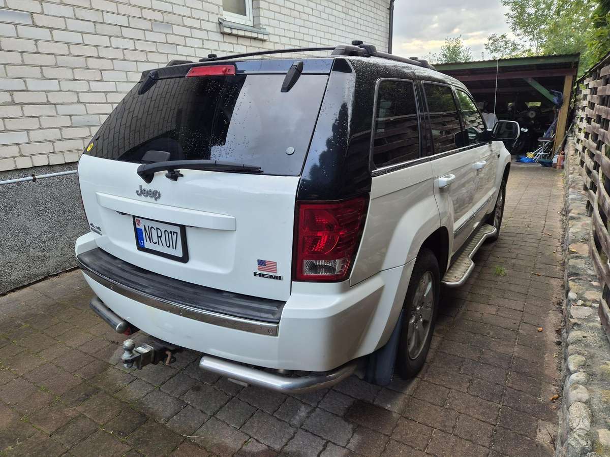 Jeep Grand Cherokee - 4