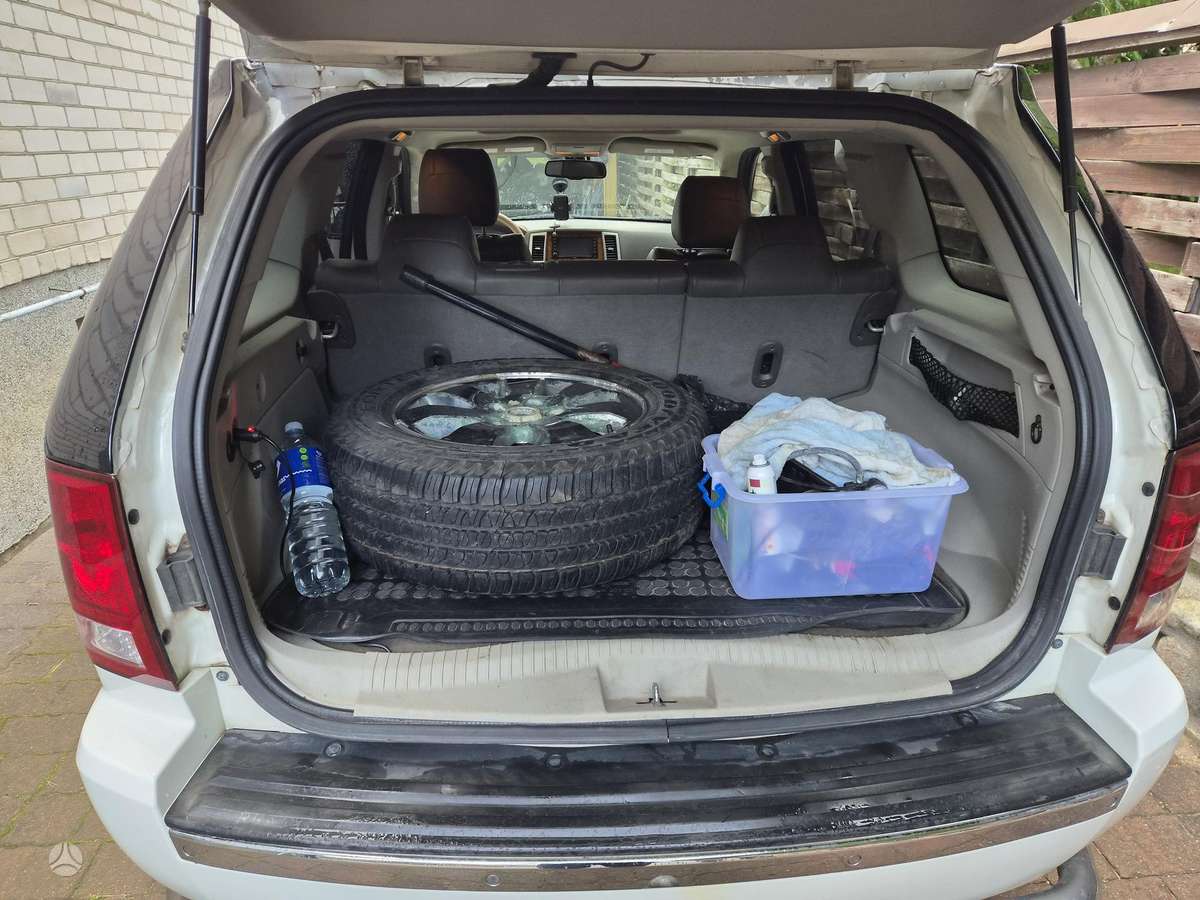 Jeep Grand Cherokee - 5