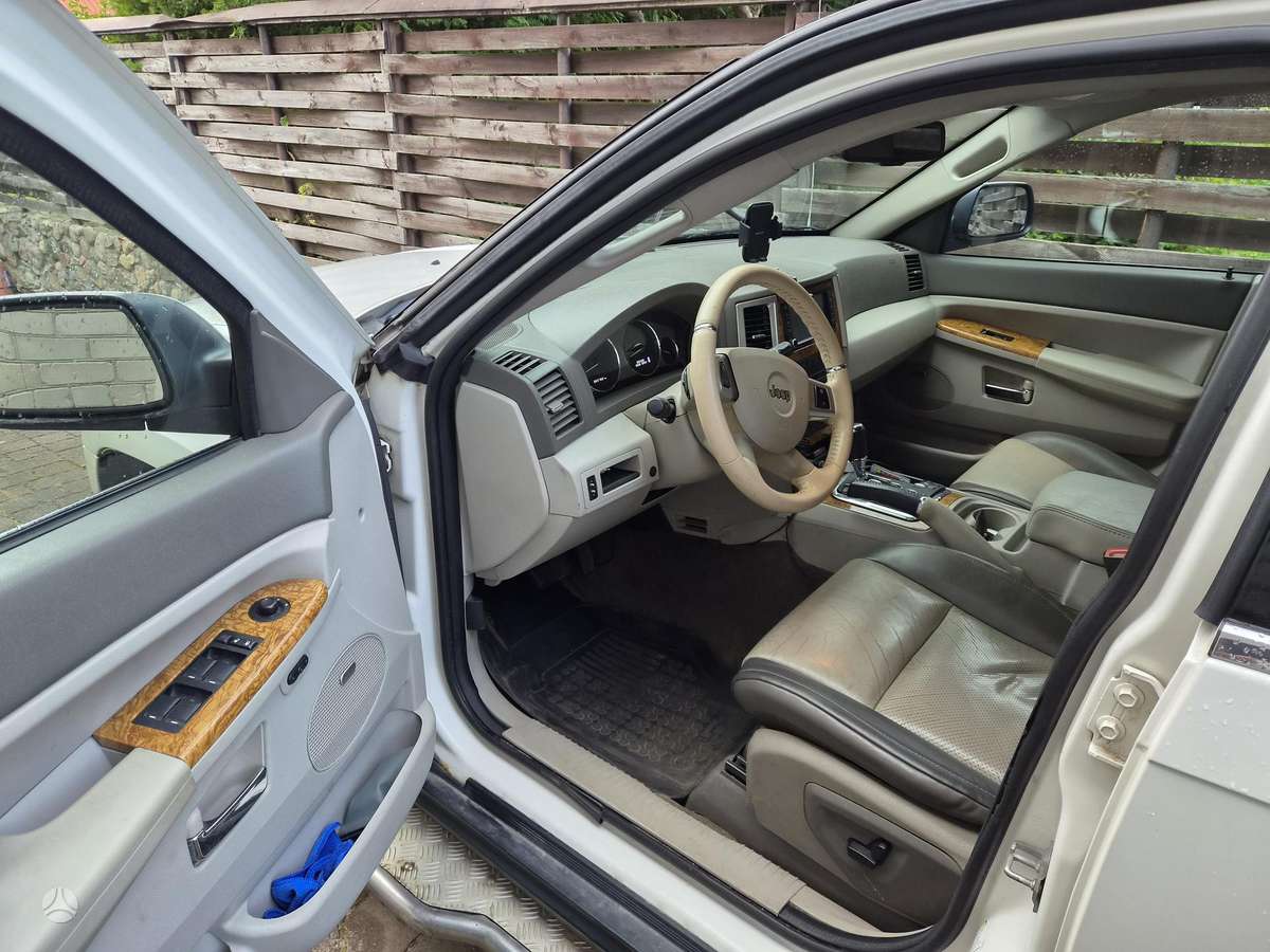 Jeep Grand Cherokee - 6