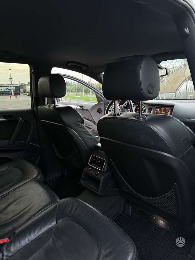 Audi Q7 - 10