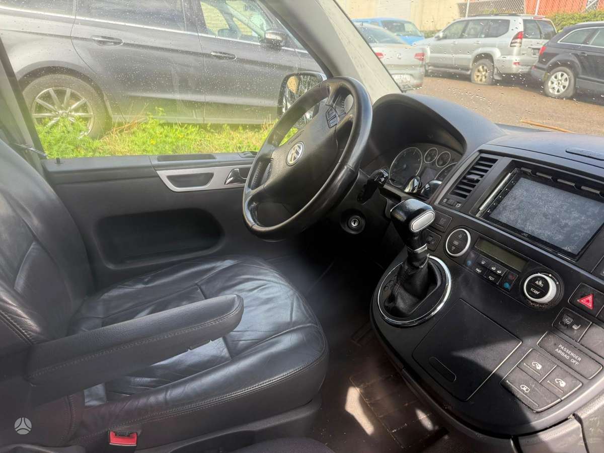 Volkswagen Multivan - 8