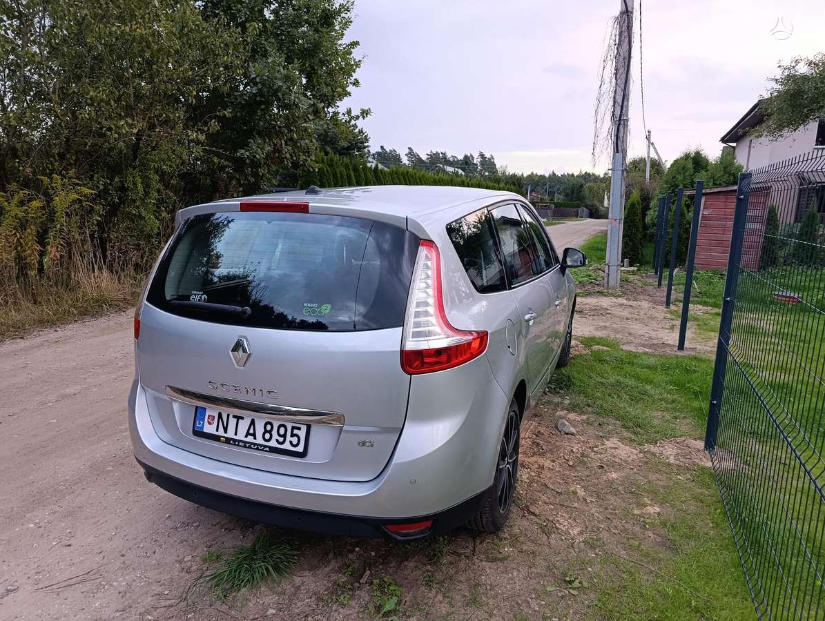 Renault Grand Scenic - 8