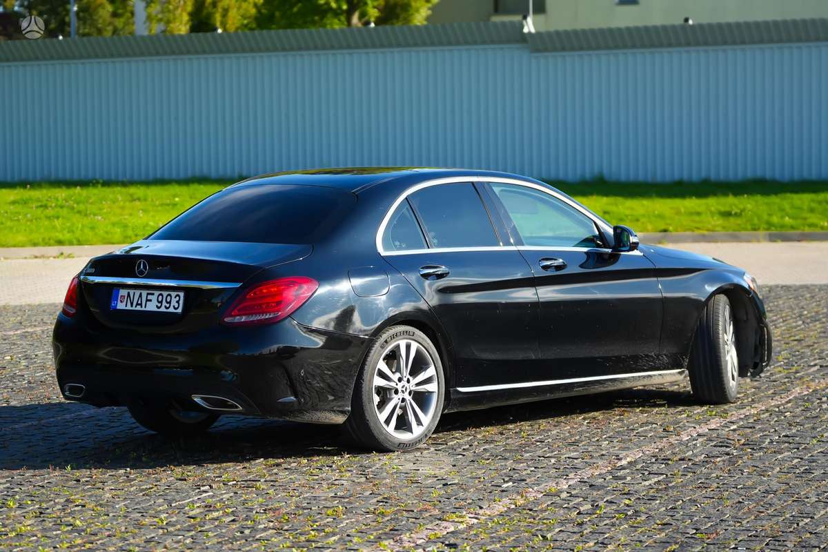Mercedes-Benz C300 - 4
