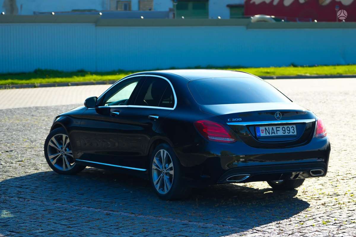 Mercedes-Benz C300 - 6
