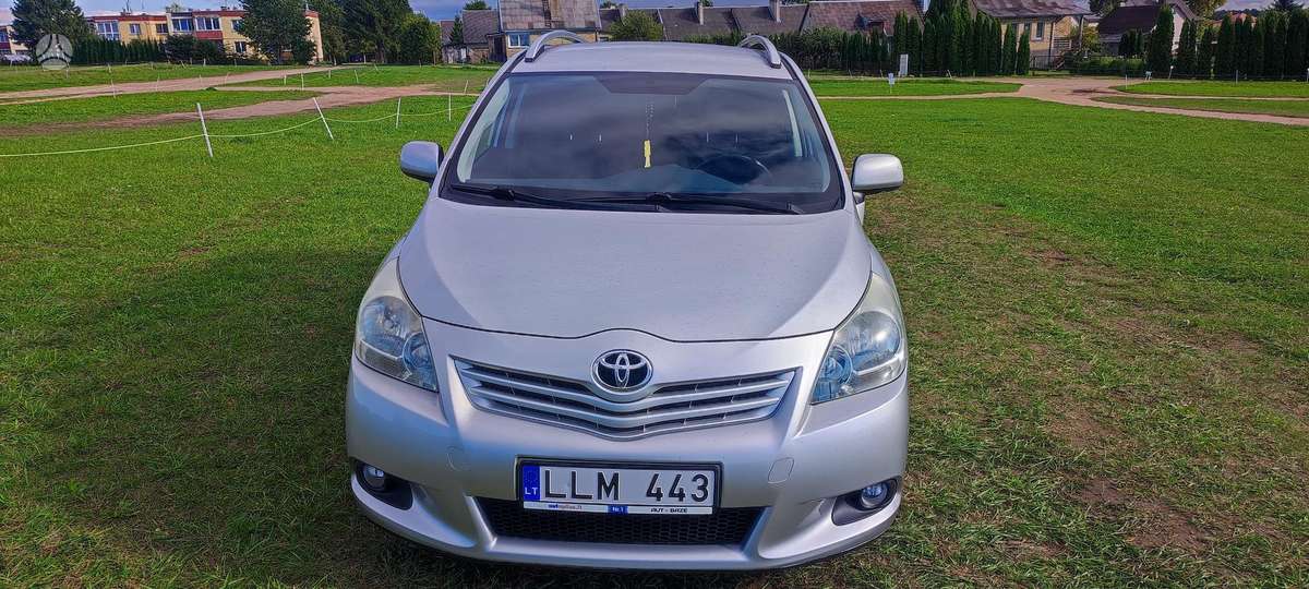Toyota Verso - 1