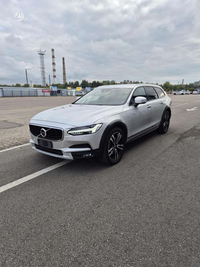 Volvo V90 Cross Country - 1