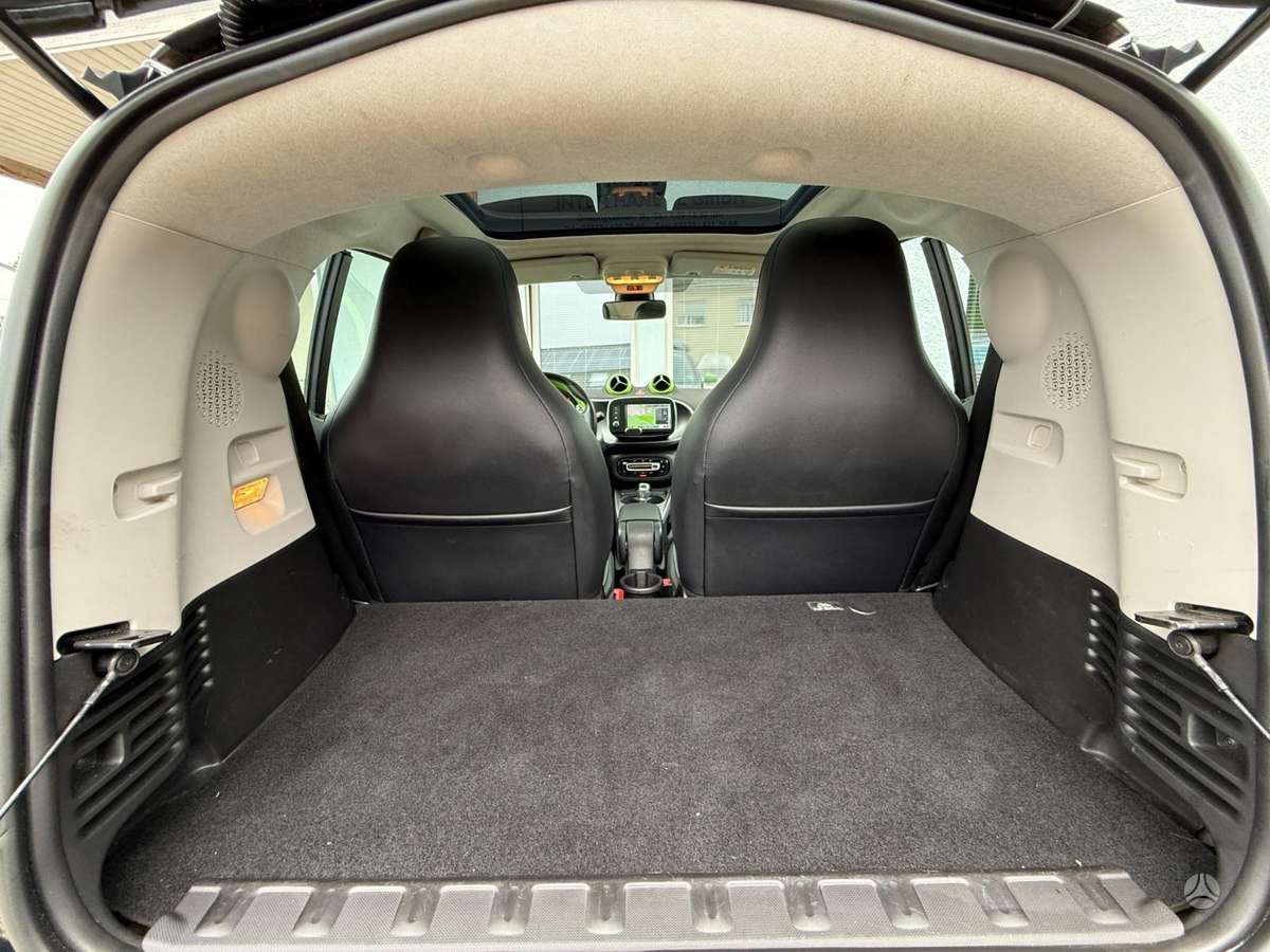 Mercedes-Benz EQS - 2