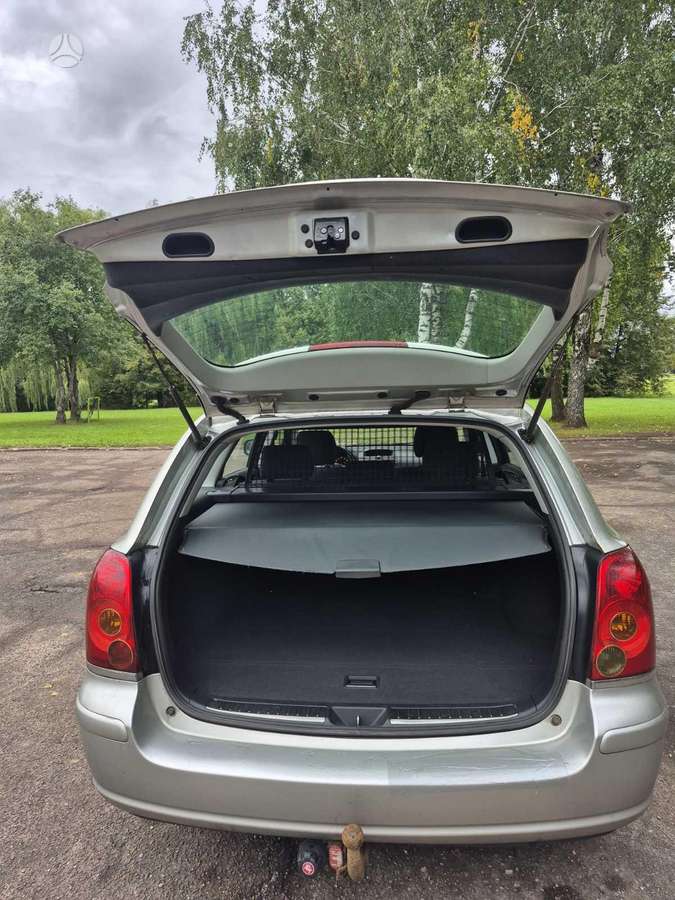 Toyota Avensis - 4