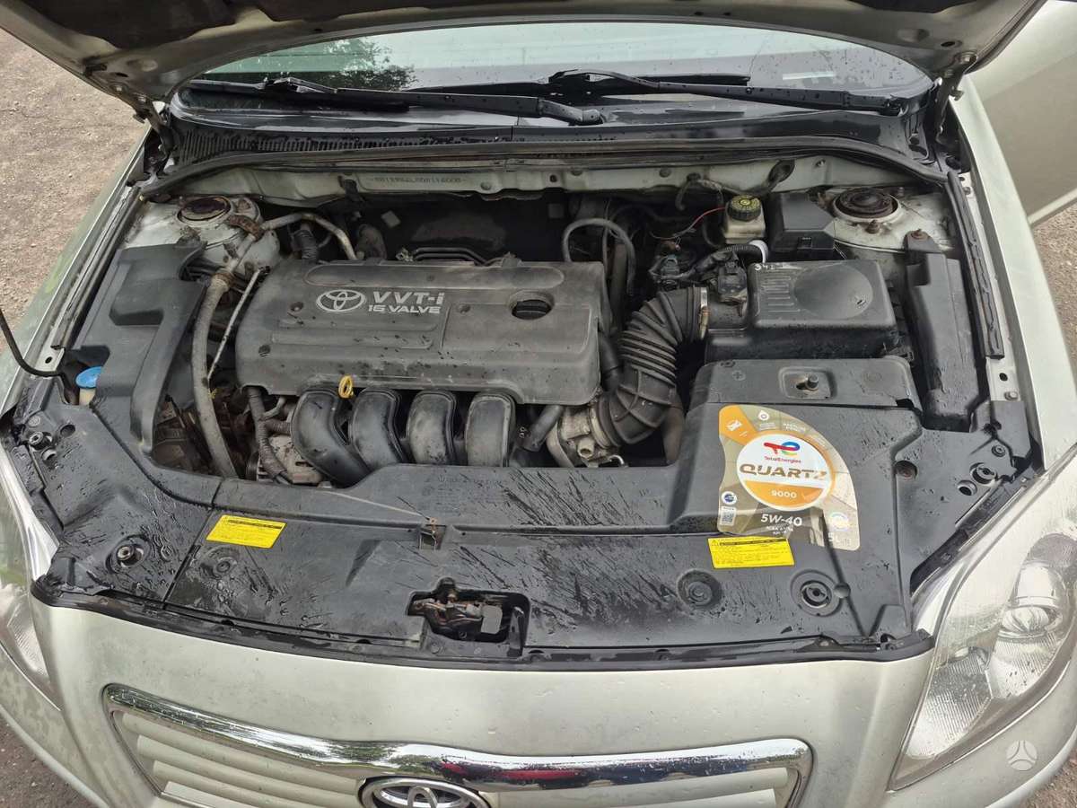 Toyota Avensis - 5