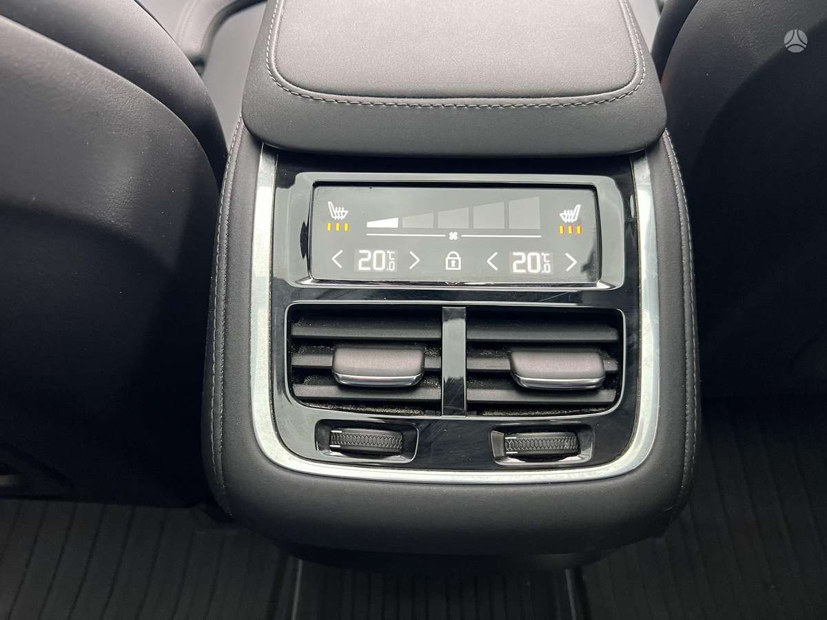 Volvo XC90 - 11