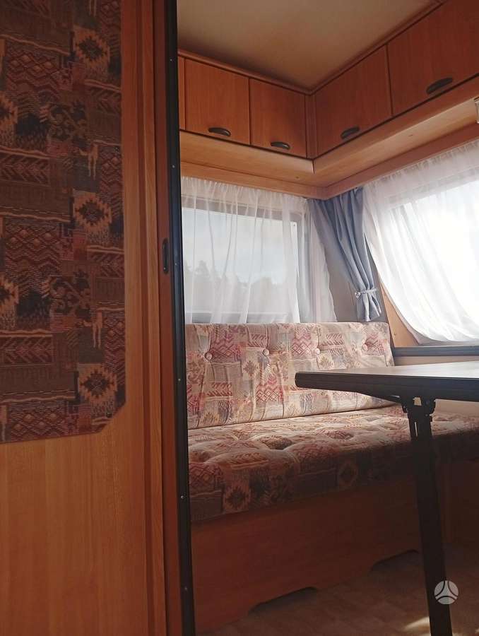 Hobby De Luxe 460, кемперы