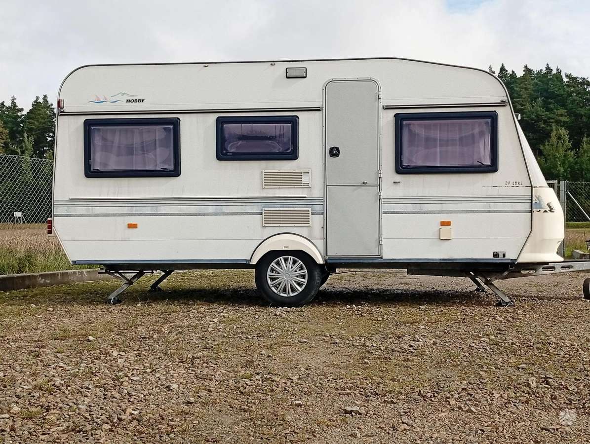 Hobby De Luxe 460, кемперы