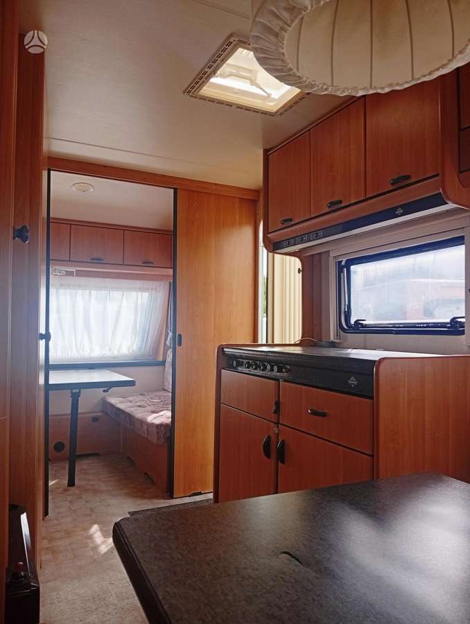 Hobby De Luxe 460, кемперы