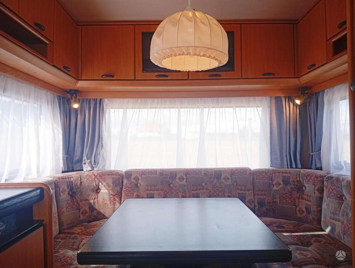 Hobby De Luxe 460, кемперы