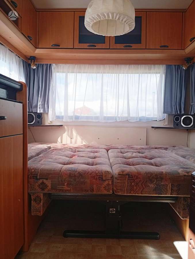Hobby De Luxe 460, кемперы