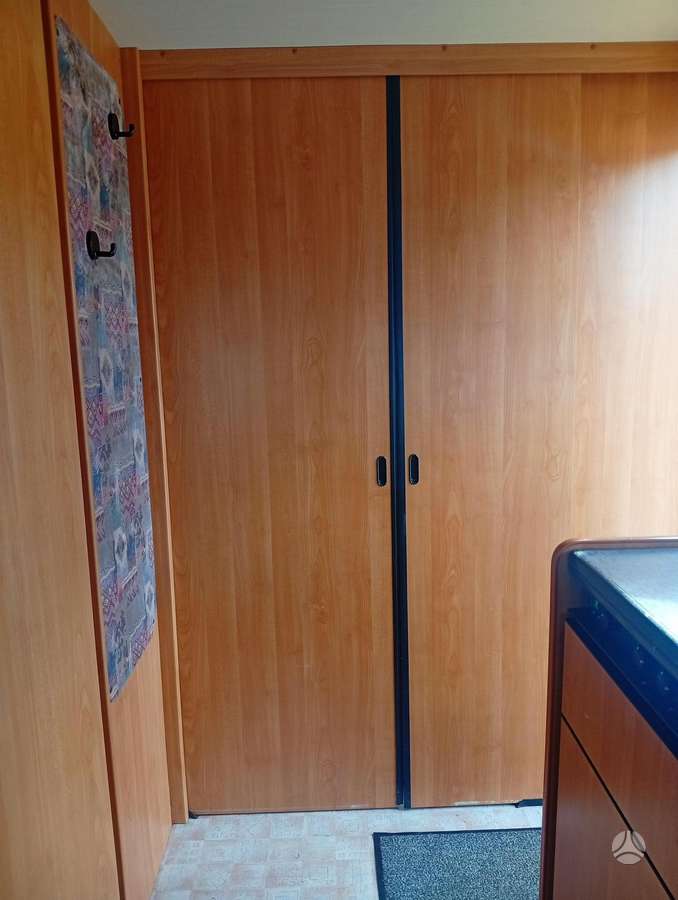 Hobby De Luxe 460, кемперы