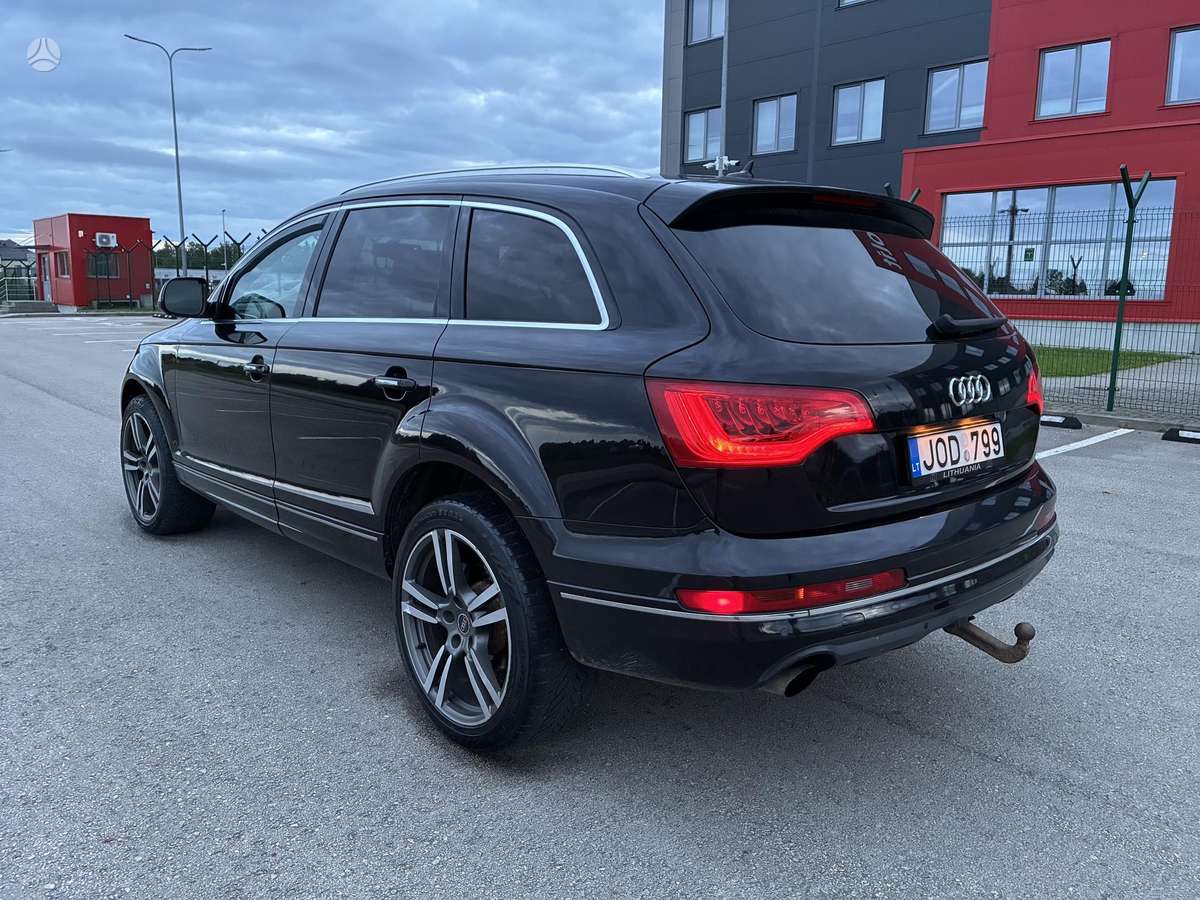 Audi Q7 - 7