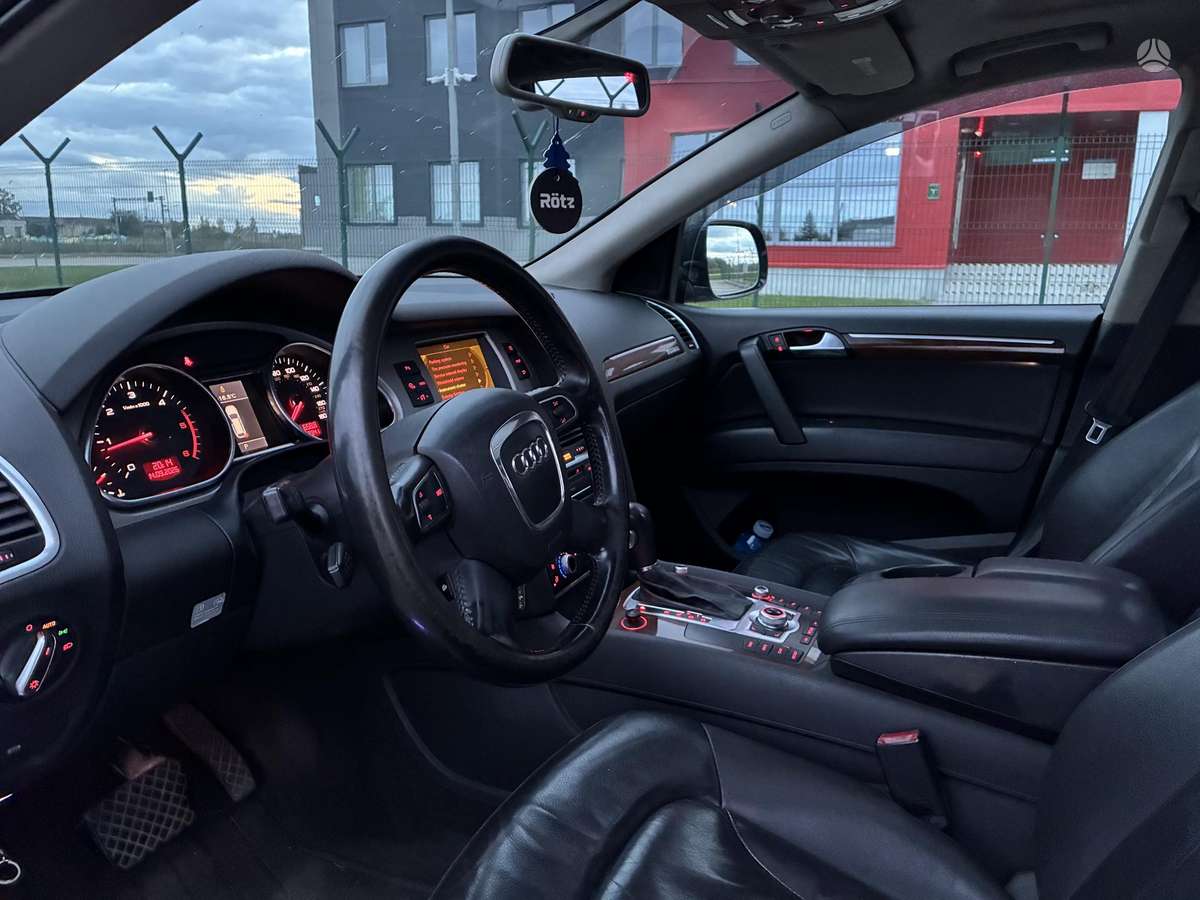 Audi Q7 - 9