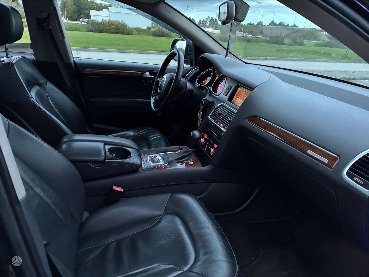 Audi Q7 - 10