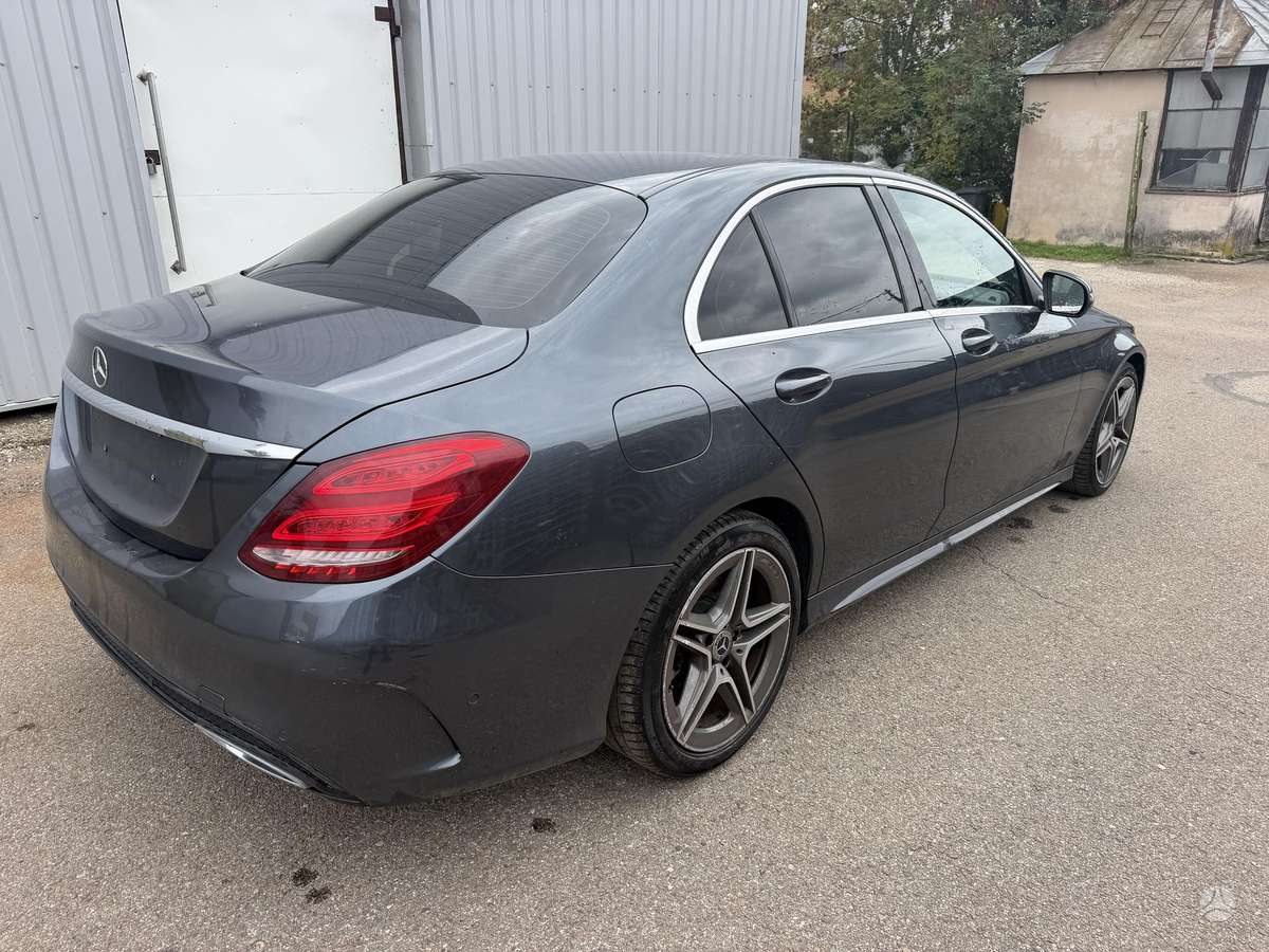 Mercedes-Benz C220 - 9