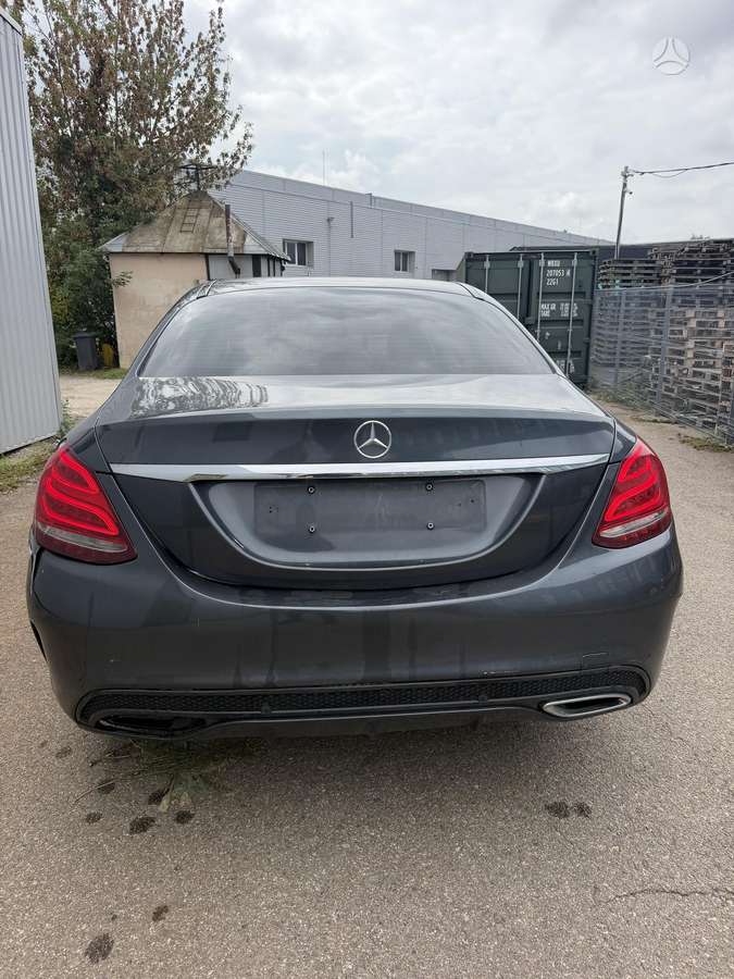 Mercedes-Benz C220 - 10