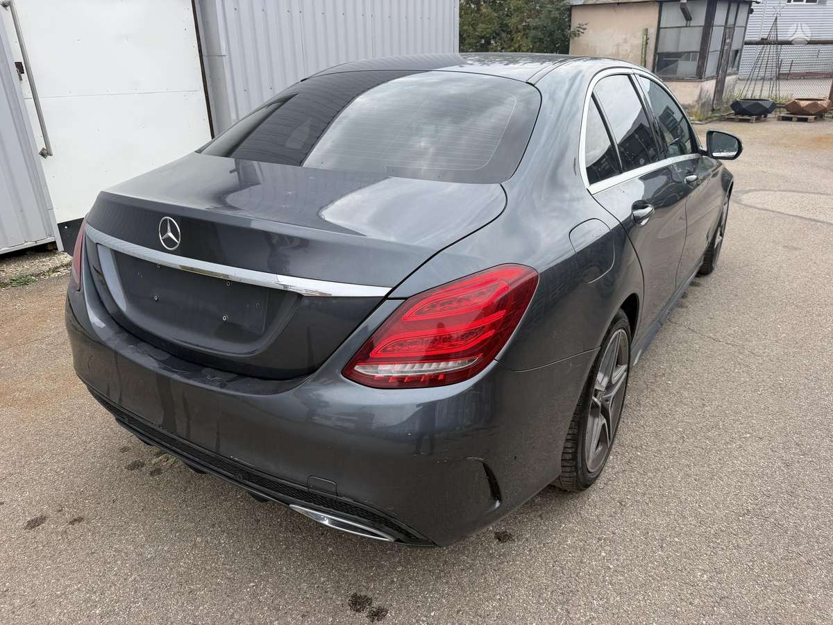 Mercedes-Benz C220 - 12