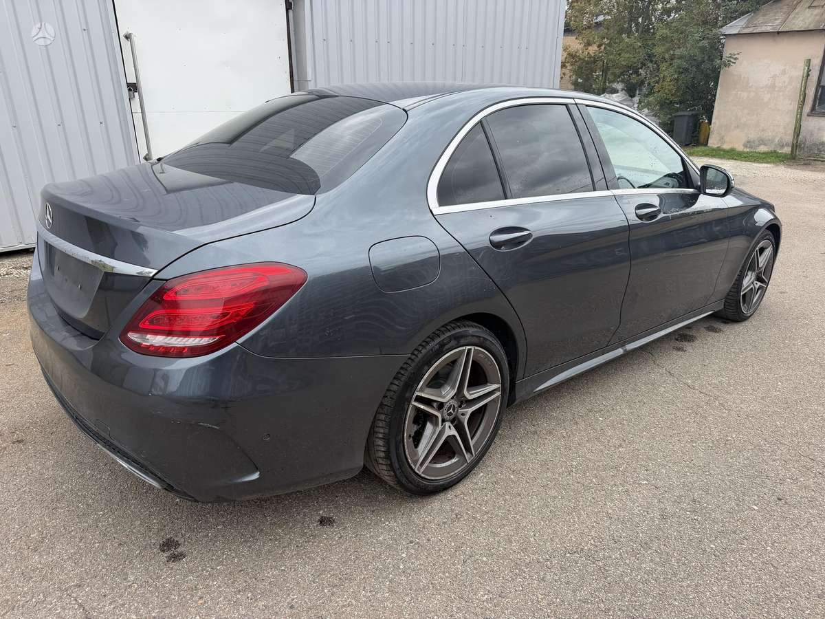Mercedes-Benz C220 - 11