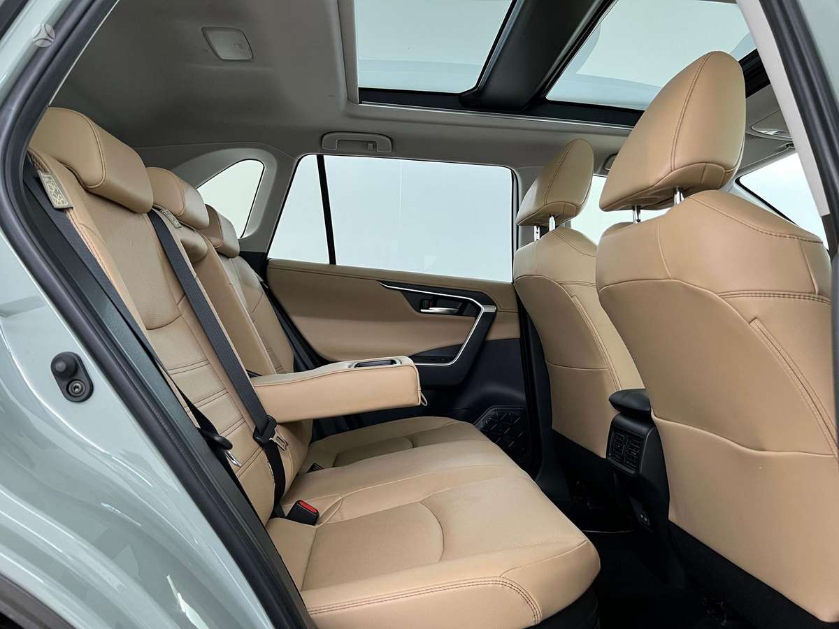 Toyota RAV4 - 7