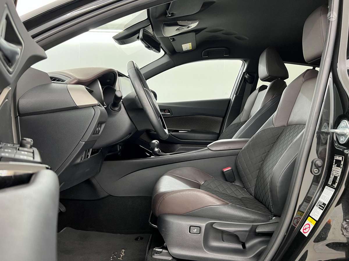Toyota C-HR - 11