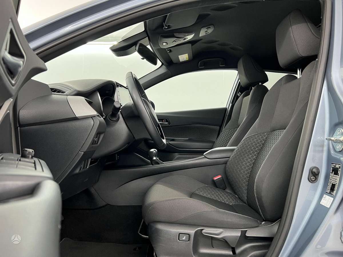 Toyota C-HR - 11
