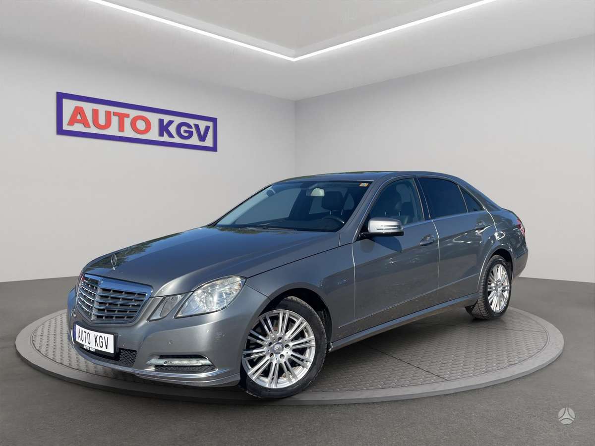 Mercedes-Benz E300 - 1