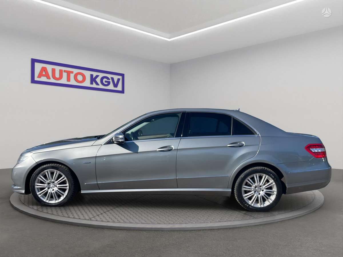 Mercedes-Benz E300 - 2