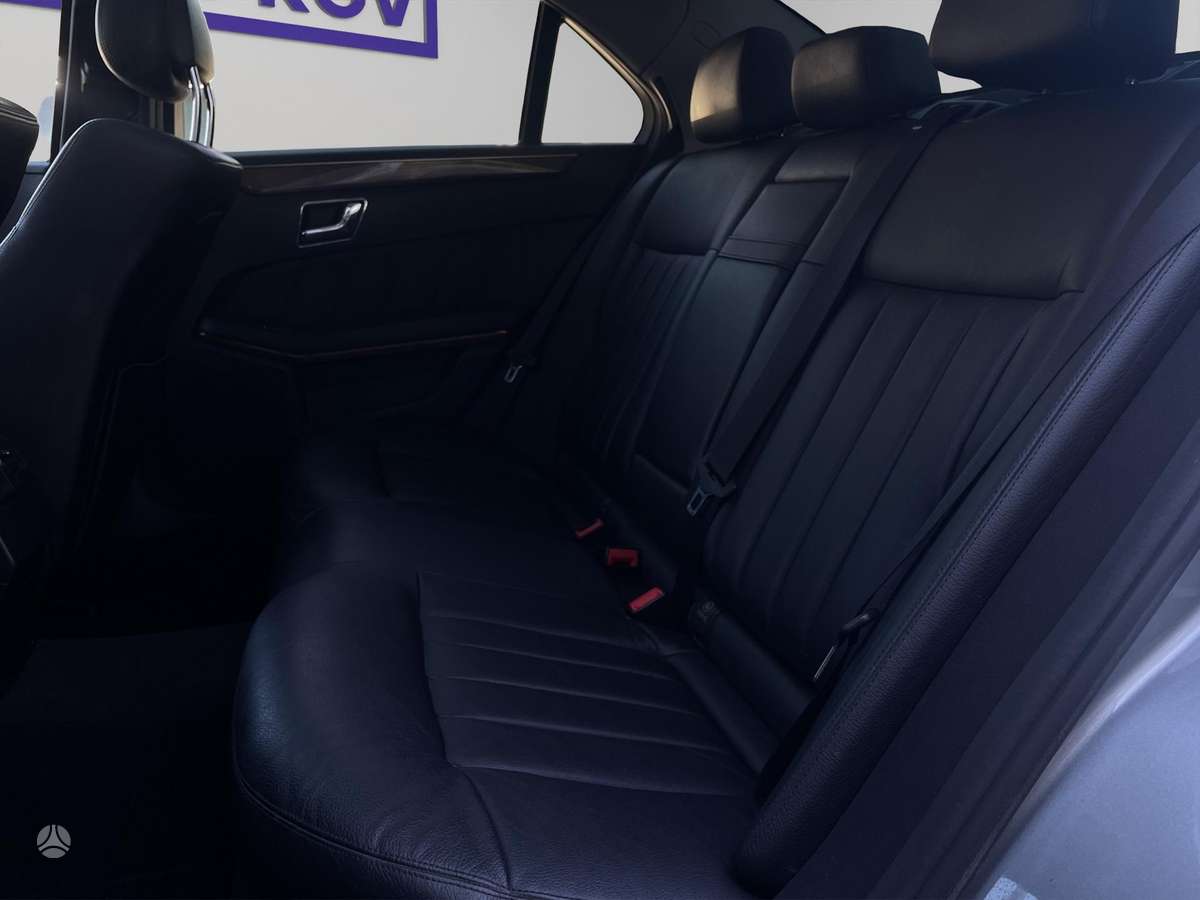 Mercedes-Benz E300 - 11