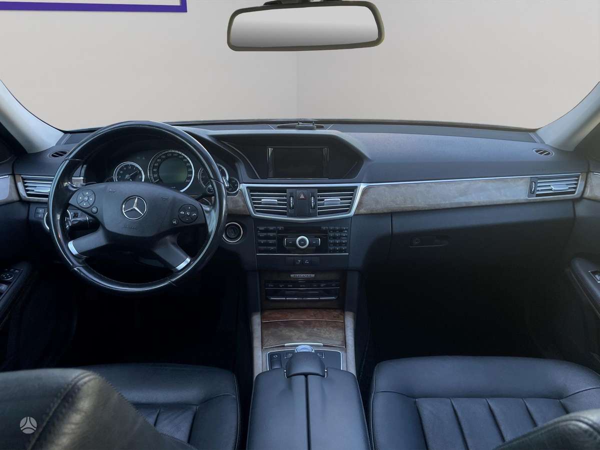 Mercedes-Benz E300 - 12