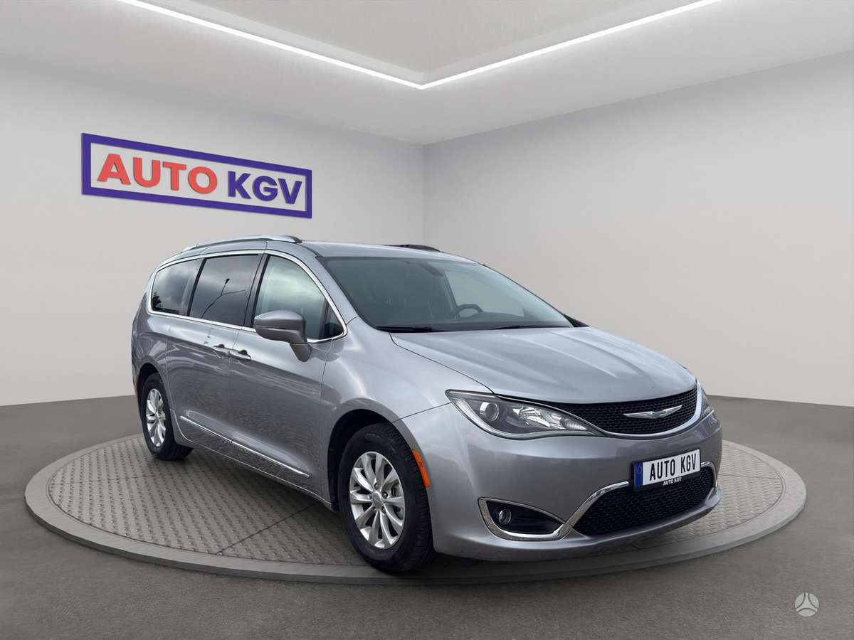 Chrysler Pacifica - 7