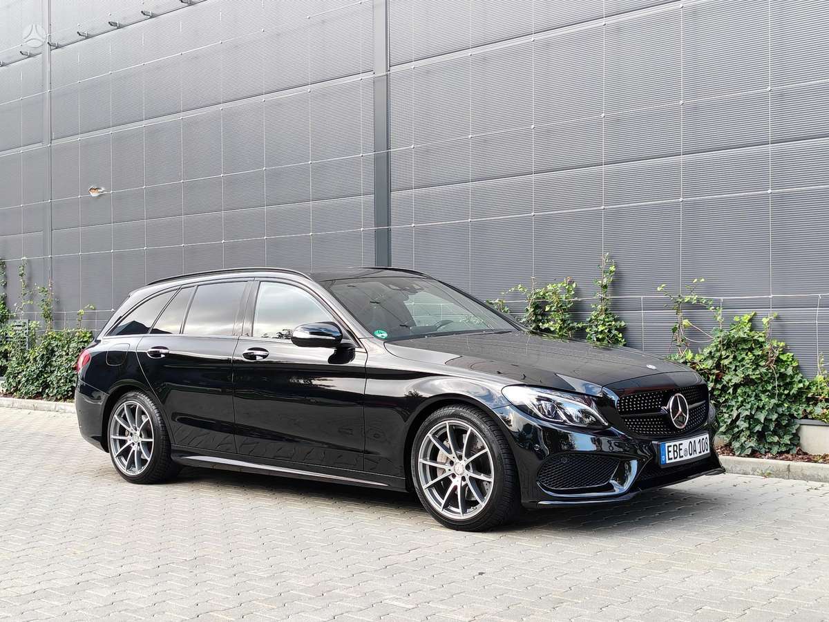 Mercedes-Benz C300 - 1