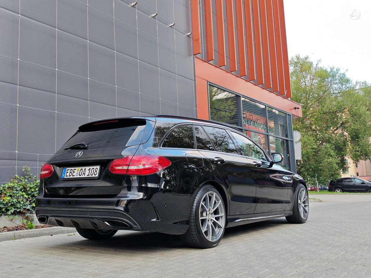 Mercedes-Benz C300 - 7