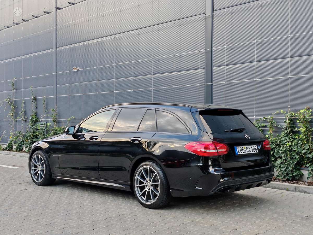 Mercedes-Benz C300 - 11
